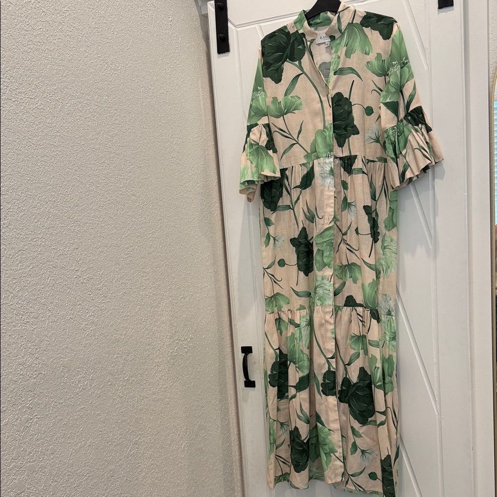 Tiered Leaf-Print Maxi Dress in Green and Cream